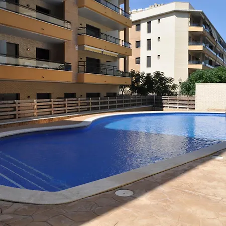 Frente A La Playa En Апартаменты Камбрильс